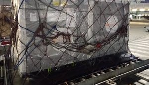 США передали Украине груз инновационных лекарств против коронавируса на $20 миллионов