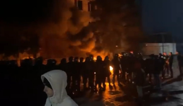 У Каховці сталося резонансне вбивство: люди вийшли під управління поліції, підозрюваного заарештовано. ВIДЕО