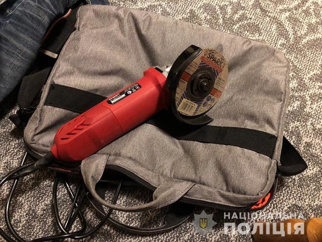 Пограбування Ощадбанку в Києві: поліція розповіла про затриманих 05