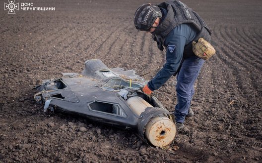 Сапери ДСНС Чернігівщини знищили бойові частини російських БпЛА. ФОТОрепортаж