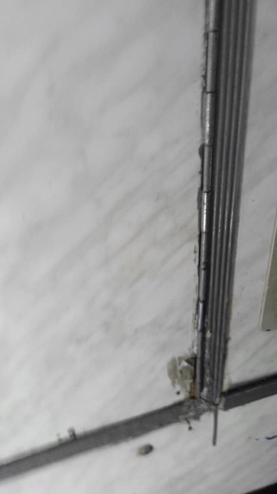 Грязь, ржавчина, клей на окнах: новый сезонный поезд Одесса-Ковель возмутил соцсети 12