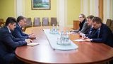 ЕС не снимет санкции с РФ до полного выполнения Минских договоренностей, - советник президента ЕК по Украине Брок