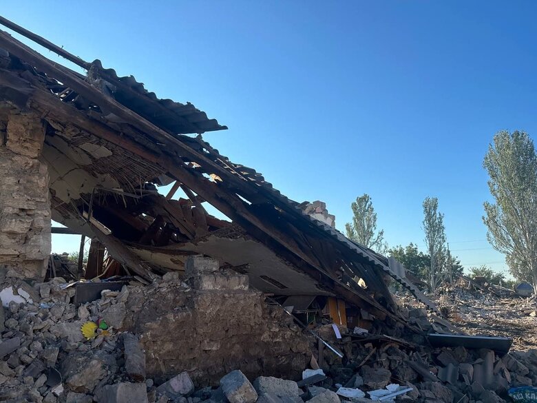 Consequences of enemy attack by guided aerial bombs on Komyshuvaha: educational institution was destroyed, houses were damaged 05