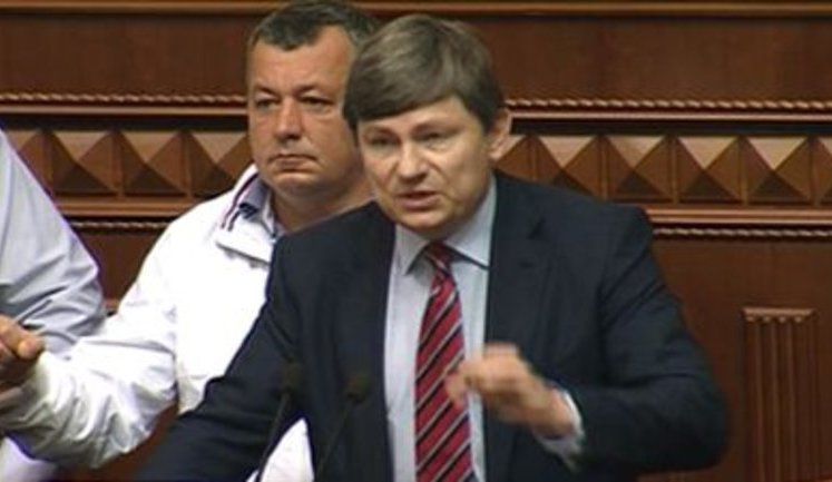 "Серед кривдників Барни був новообраний представник ради громадського контролю НАБУ Хаджинов", - Герасимов. ВIДЕО