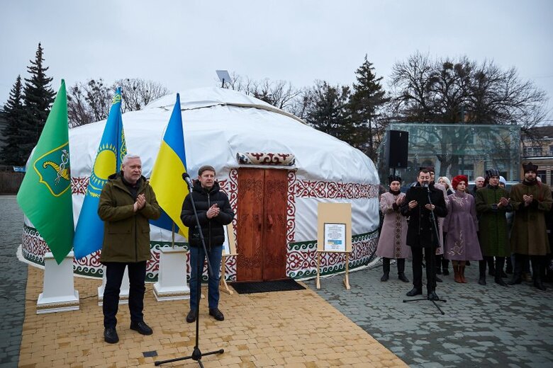 За підтримки посольства Казахстану в Харкові встановили юрту незламності 01