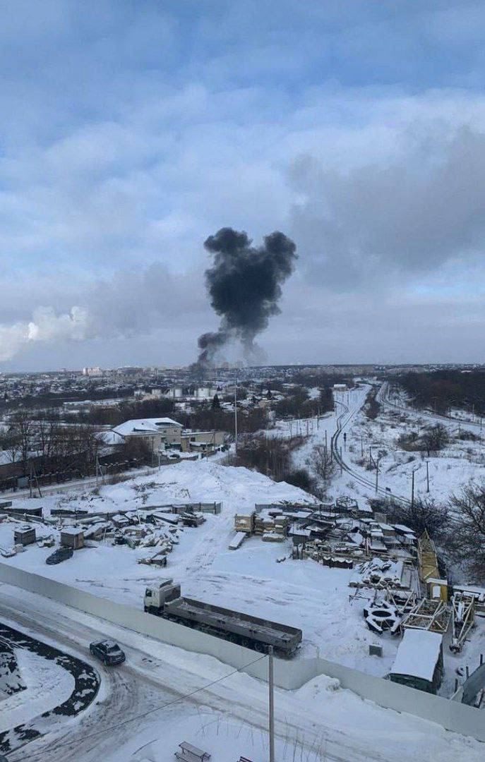 Дрон-камікадзе атакував нафтобазу у російському місті Орел 02