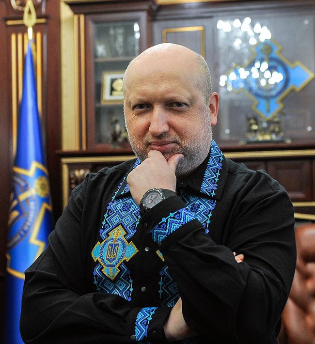 Порошенко, Гройсман і Турчинов привітали українців із Днем вишиванки 03