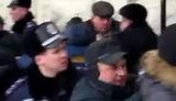 "Долой "покрывателя" мафии!", - в Хмельницком подрались "свободовцы" и "регионалы". ВИДЕО
