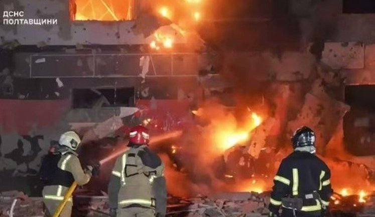 РФ випустила по Україні понад 3000 дронів, більш ніж 1450 КАБів та 40 ракет за тиждень, - Зеленський. ВIДЕО