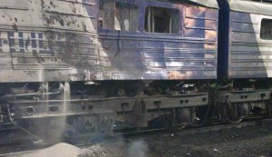 Війська РФ ударили по залізниці в Запоріжжі: загинув помічник машиніста, поранено машиніста. ФОТО