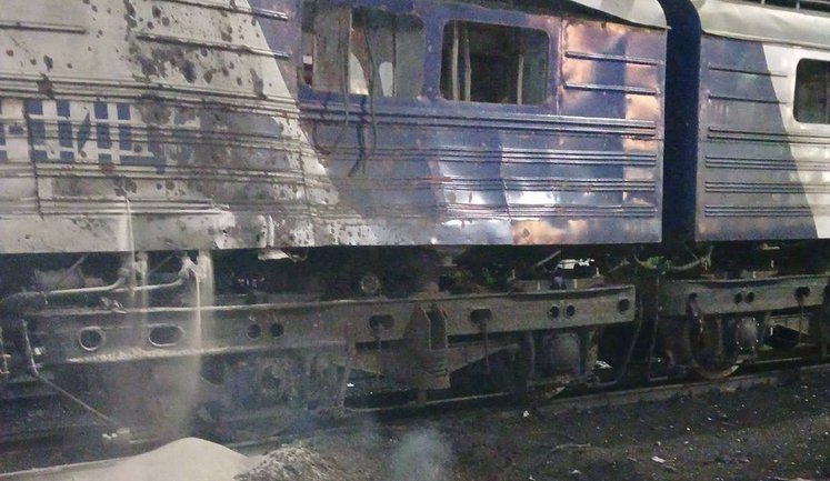 Війська РФ ударили по залізниці в Запоріжжі: загинув помічник машиніста, поранено машиніста. ФОТО
