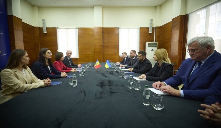 Zelenskyy meets with Sandu: they discussed EU integration and Russia’s hybrid war. VIDEO