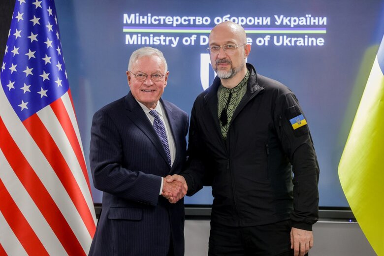 Келлог та Шмигаль зустрілися у Києві: деталі