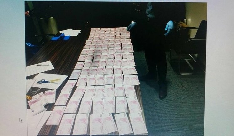 Прокуратура завершила розслідування за підозрою у хабарництві мера Вишгорода Момота: матеріали передали в суд, - Луценко. ФОТО