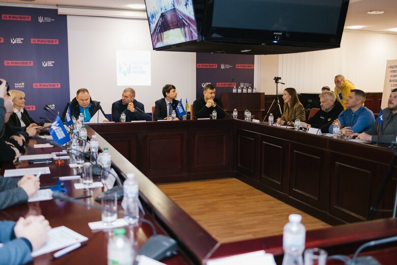 Favbet підтримав зустріч Нацплатформи доброчесності спорту з представниками хокейної спільноти 03