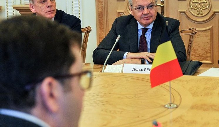 Украинская делегация в ПАСЕ провела "откровенный разговор" с бельгийцем Рейндерсом - претендентом на пост главы генсека Совета Европы. ФОТО