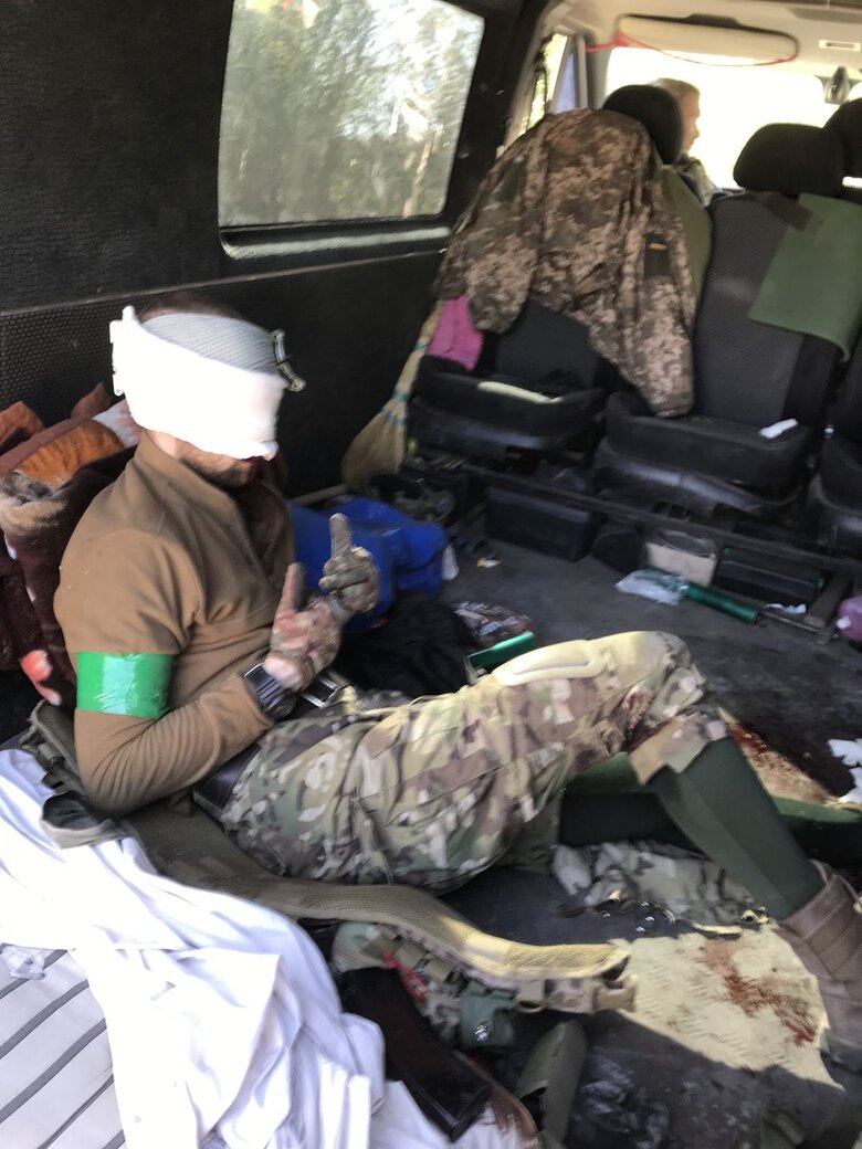 Боєць із позивним Хмара, який на війні втратив очі: Якби хтось підійшов і сказав: Віддай мені дві ноги нижче колін, а я тобі – праве око, я б відповів: Не питання! 11