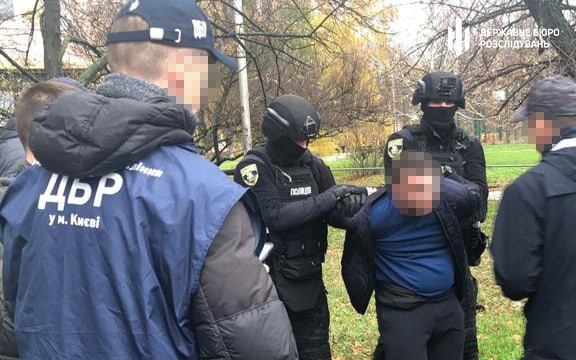 ДБР затримало торговця підробленими посвідченнями з тимчасової непридатності до військової служби 01