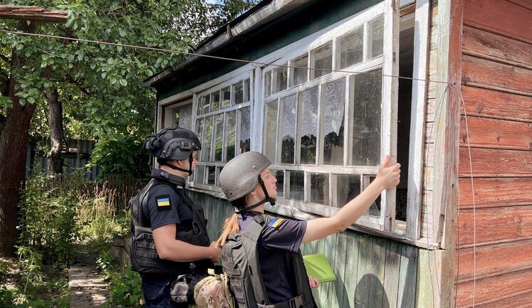 Три человека пострадали в результате удара РФ по Шосткинской громаде в Сумской области, двое мужчин - в тяжелом состоянии. ФОТОРЕПОРТАЖ