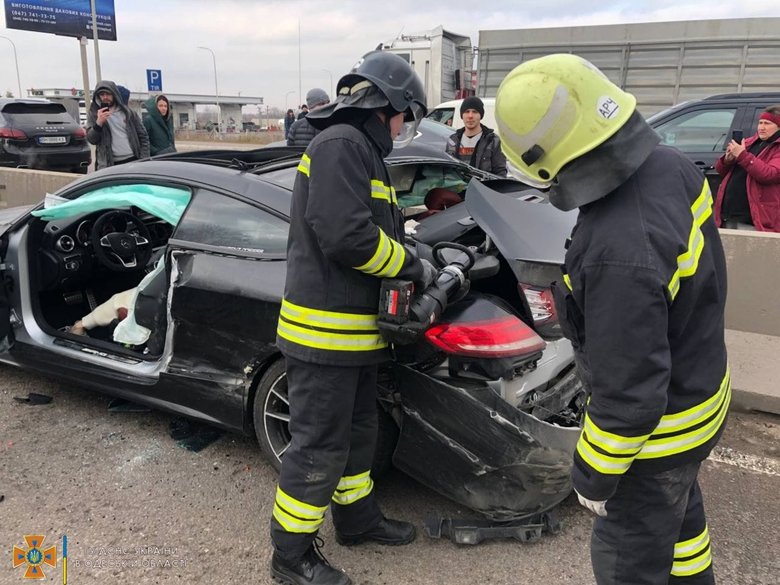 Жена украинского футболиста Данченко погибла в аварии в Одессе 04