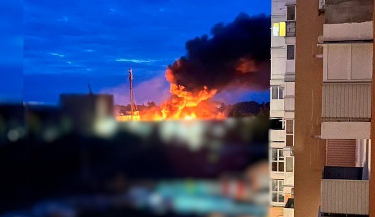 Ruscists attack Nizhyn with drones: strikes hit apartment building, two injured. PHOTO (updated)