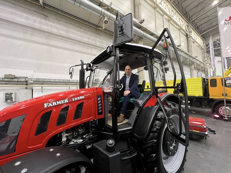 Трактор Farmer 10286 виробництва НПП "Агромашинвест"