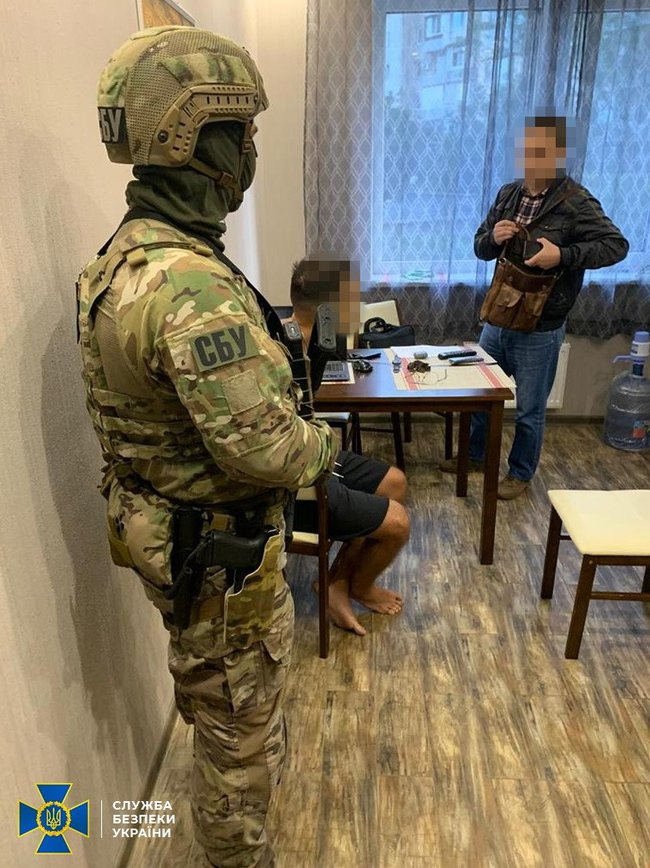 Деятельность группировки наркодилеров прекращена в Одессе, - СБУ 02