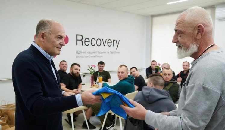 Майже 12 мільярдів гривень: Стало відомо, скільки задонатили бізнеси та фонди Пінчука за роки великої війни