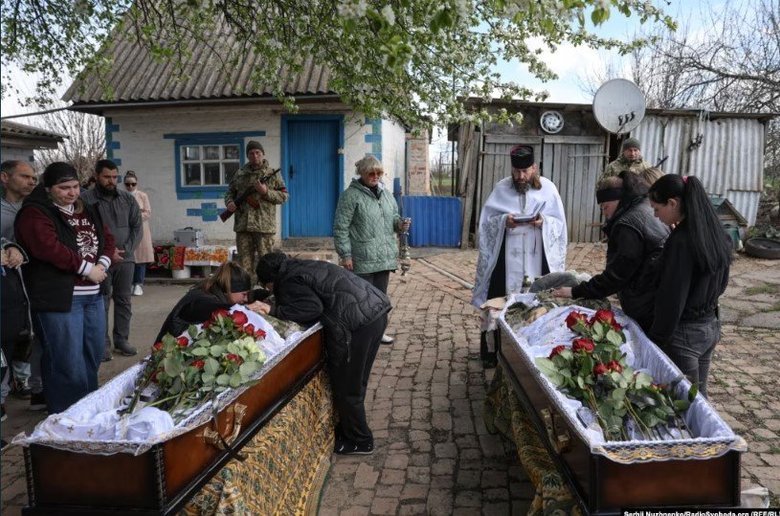 На Кіровоградщині попрощалися з двома братами-захисниками