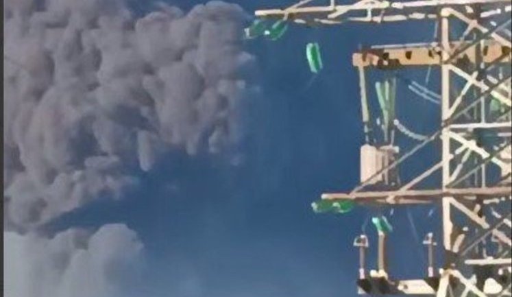 Дроны атаковали порт и НПЗ в Туапсе: масштабный пожар. ВИДЕО