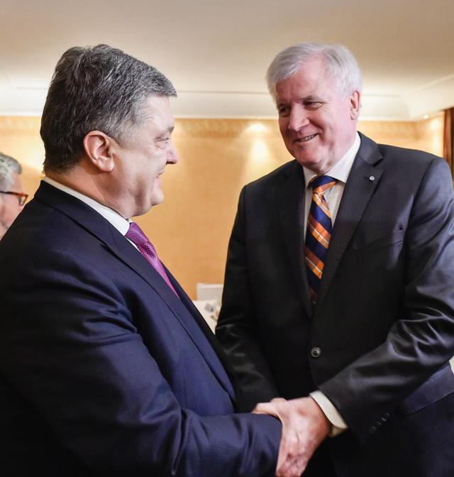 Порошенко провів зустріч із прем'єр-міністром Баварії Зеєгофером 01 Порошенко провів зустріч із прем'єр-міністром Баварії Зеєгофером 01