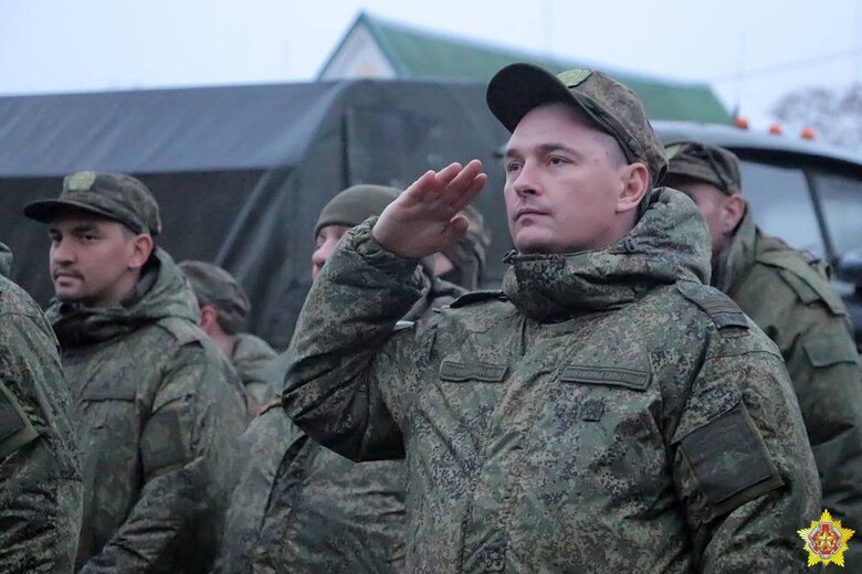 Российские военные прибывают в Беларусь 03