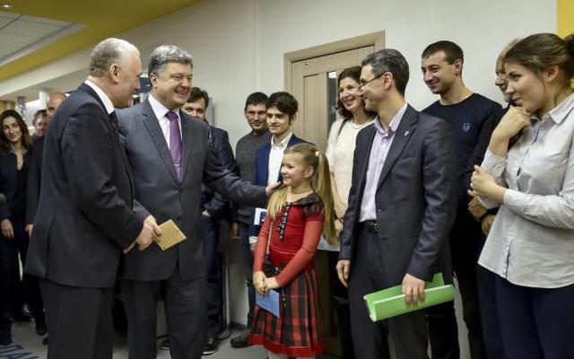 порошенко паспорт биометрический