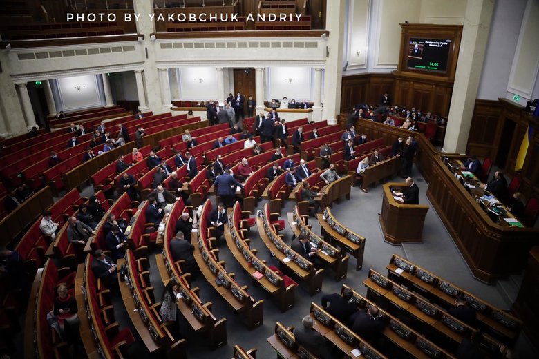 І пішли вони тихо в ліс: чому березень може стати кінцем для монобільшості 03
