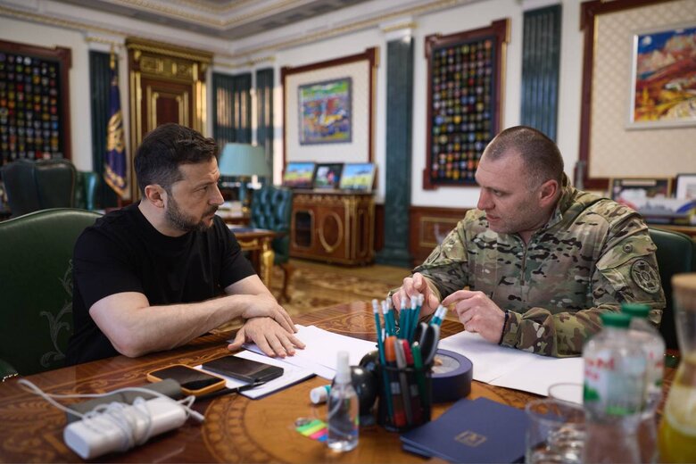 Президент Зеленский заслушал доклад Малюка по ударам по аэродромам РФ
