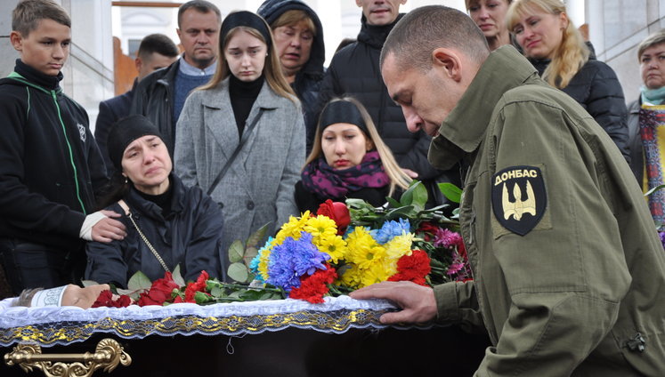 С ветераном Виктором Дегтяревым (Сенсеем), погибшим от взрыва гранаты в центре Киева, простились на Майдане. ВИДЕО+ФОТОрепортаж