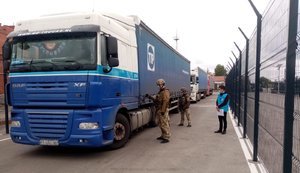 200 тонн гуманитарной помощи от ООН проследовали на оккупированную Луганщину, - Госпогранслужба