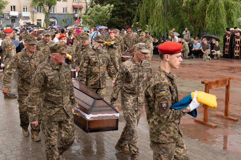 У Тернополі попрощалися із сімома невідомими захисниками України.