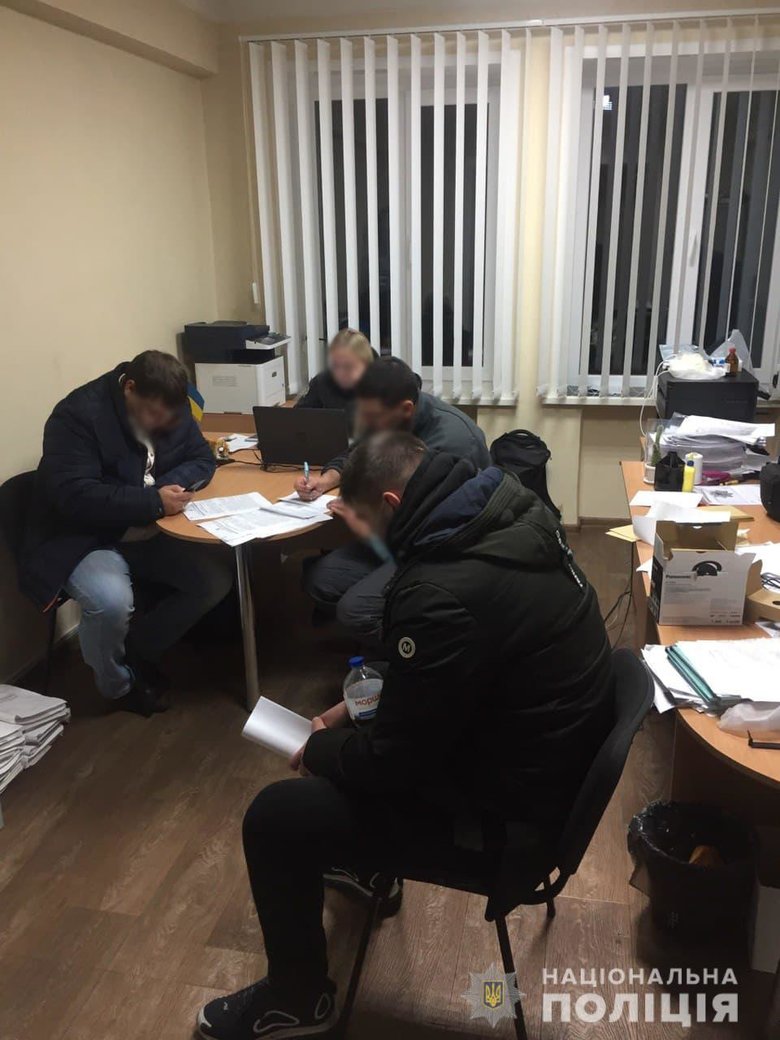 Полицейский после убийства патрульного в Рубежном пытался скрыться в России, - Нацполиция 04 Полицейский после убийства патрульного в Рубежном пытался скрыться в России, - Нацполиция 04