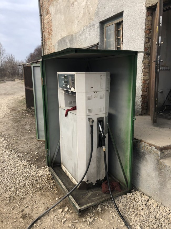 Податківці ліквідували нелегальну АЗС на Тернопільщині 01