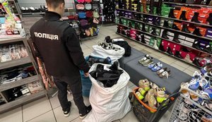 Полиция разоблачила сеть сбыта контрафактной одежды известных брендов на 33 миллиона гривен. ФОТОРЕПОРТАЖ