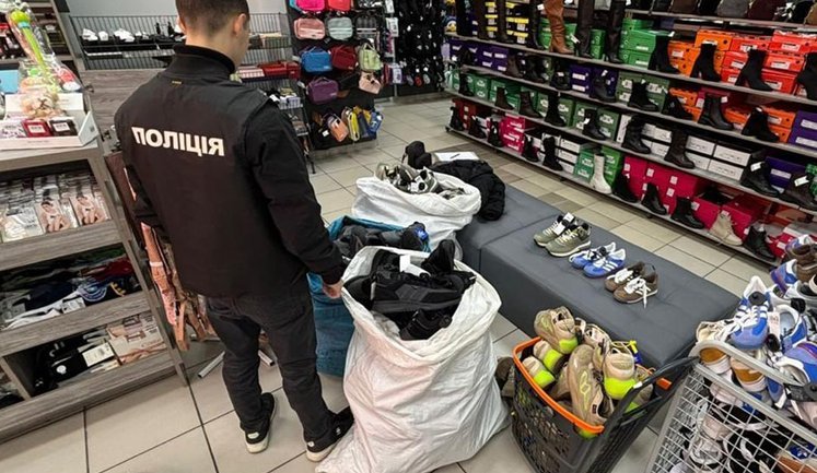 Полиция разоблачила сеть сбыта контрафактной одежды известных брендов на 33 миллиона гривен. ФОТОРЕПОРТАЖ