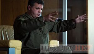 "Особенно приветствуются владельцы официально зарегистрированного оружия", - Семенченко зовет "свободных людей" под Раду