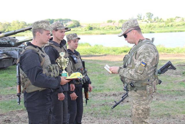 На Донеччині відбулися змагання на кращий танковий екіпаж 11 На Донеччині відбулися змагання на кращий танковий екіпаж 11