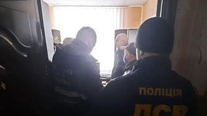 Голова сільради на Чернігівщині вимагав у фермера 100 тис. грн за непідвищення плати за оренду землі, - Офіс Генпрокурора. ФОТО