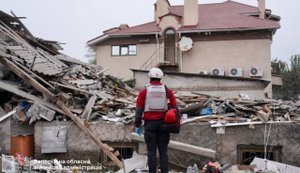 Росіяни атакували приватний сектор у Запоріжжі: з-під завалів урятували чоловіка, пошукова операція триває. ВІДЕО+ФОТОрепортаж (оновлено)
