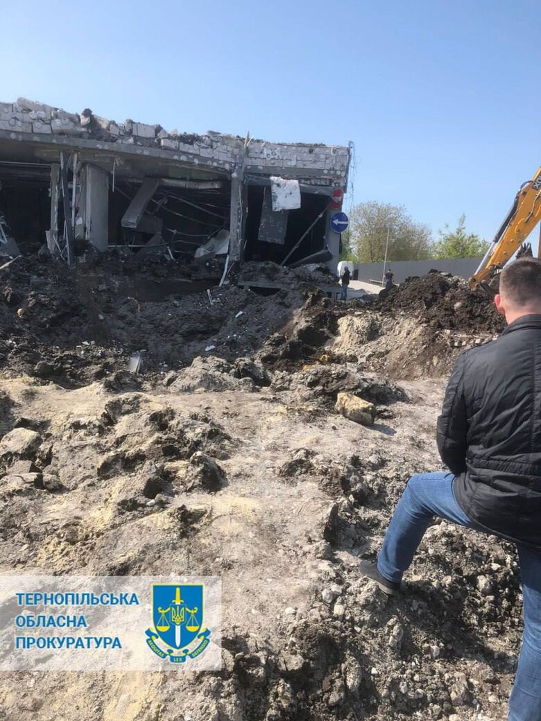Последствия ракетных обстрелов Тернопольщины: уничтожен дачный кооператив и почти 50 автомобилей 02