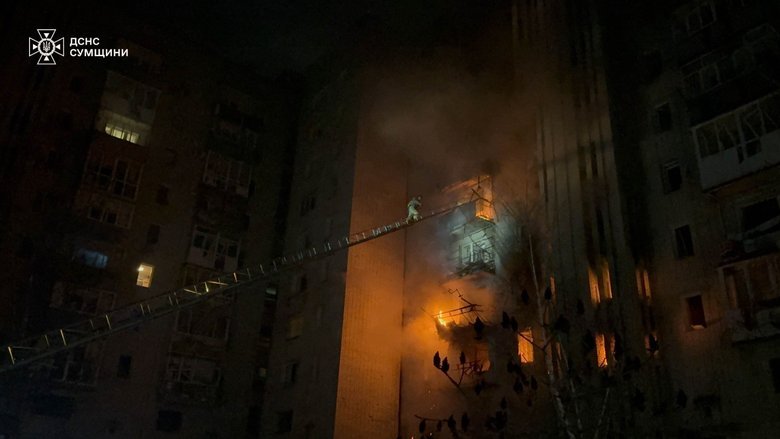Russians attacked Okhtyrka with drones: fire in a high-rise building, seven injured