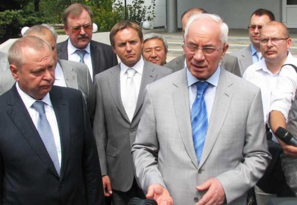 азаров бандуров