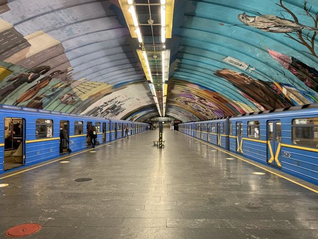 В Киеве и Харькове открылось метро 05